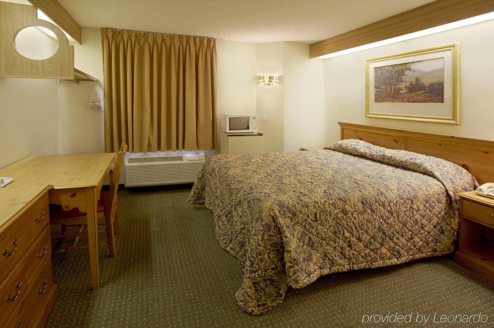 Americas Best Value Inn Адисън Стая снимка